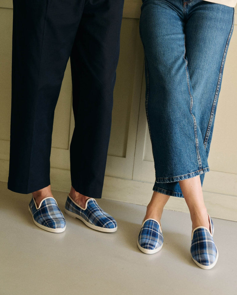 Chausson homme tartan bleu close up Angarde