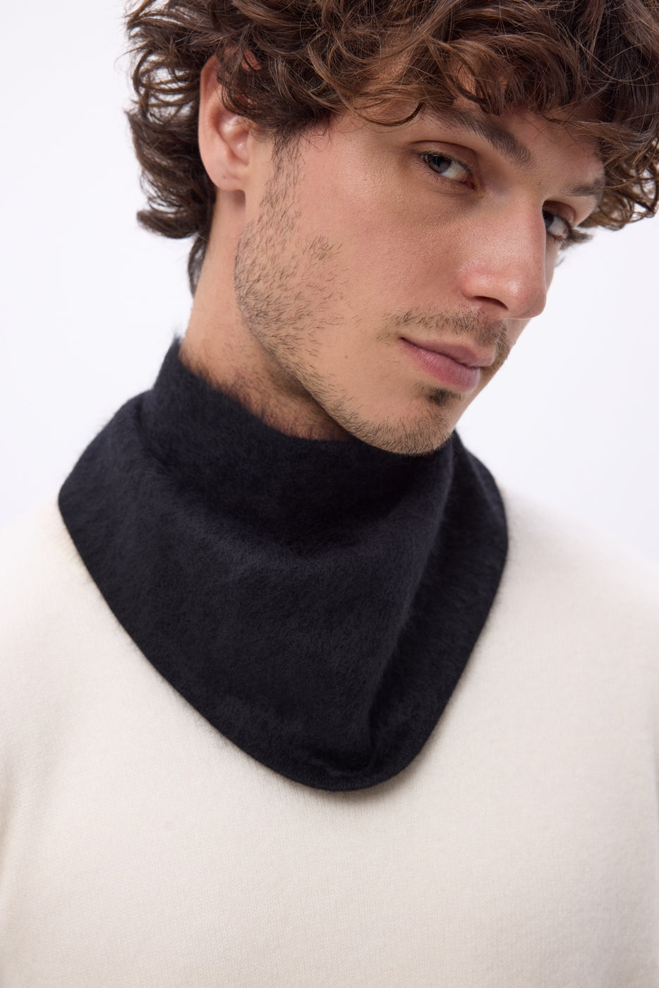 Small Triangle Bandana – Brushed Cashmere Chris - Black - Men