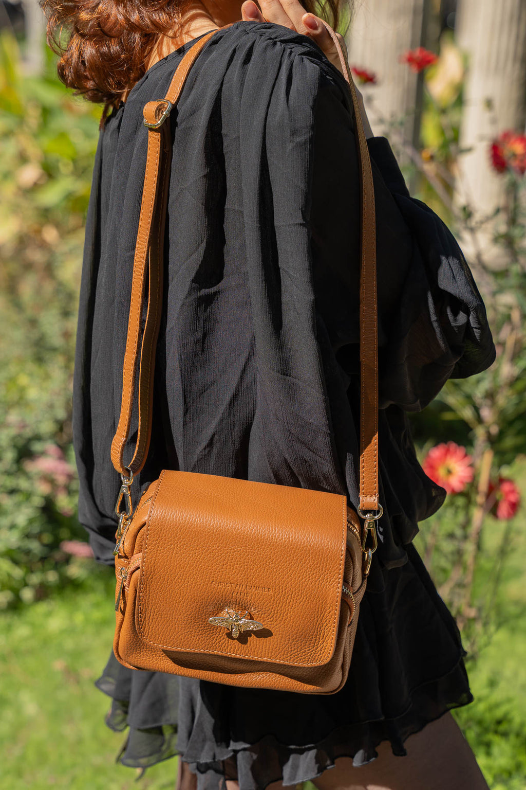 Beeza Shoulder Bag - Camel