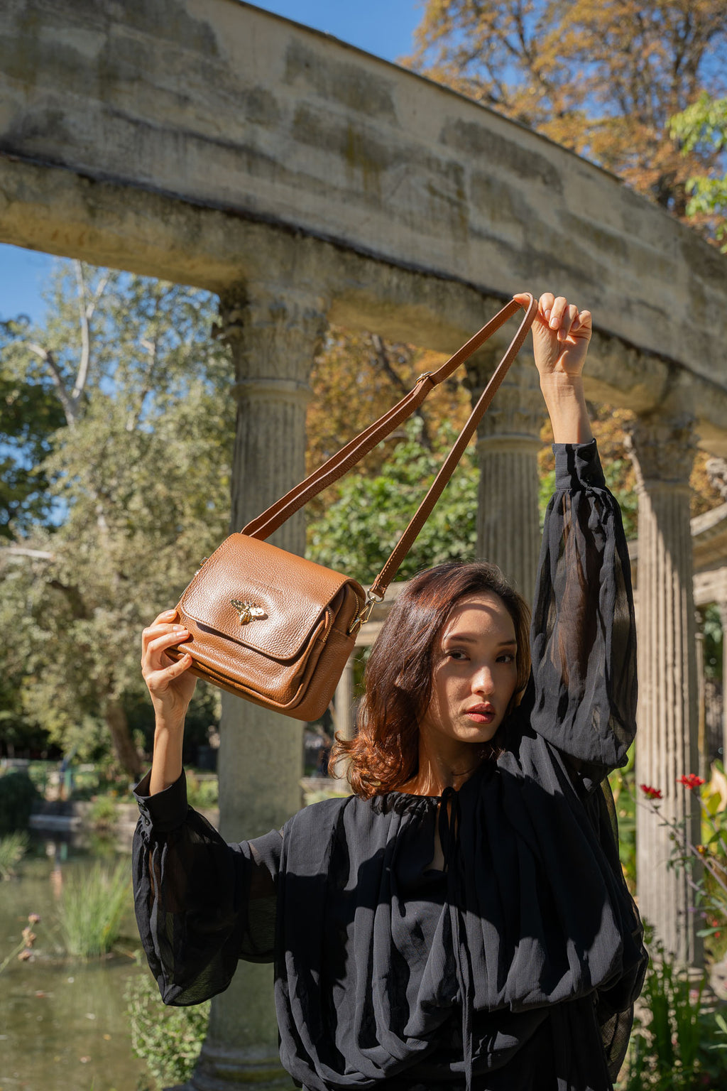 Beeza Shoulder Bag - Camel