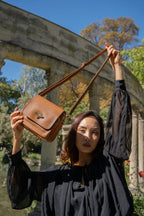 Beeza Shoulder Bag - Camel