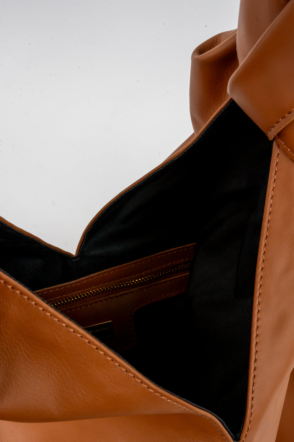 Halo Shoulder Bag - Camel