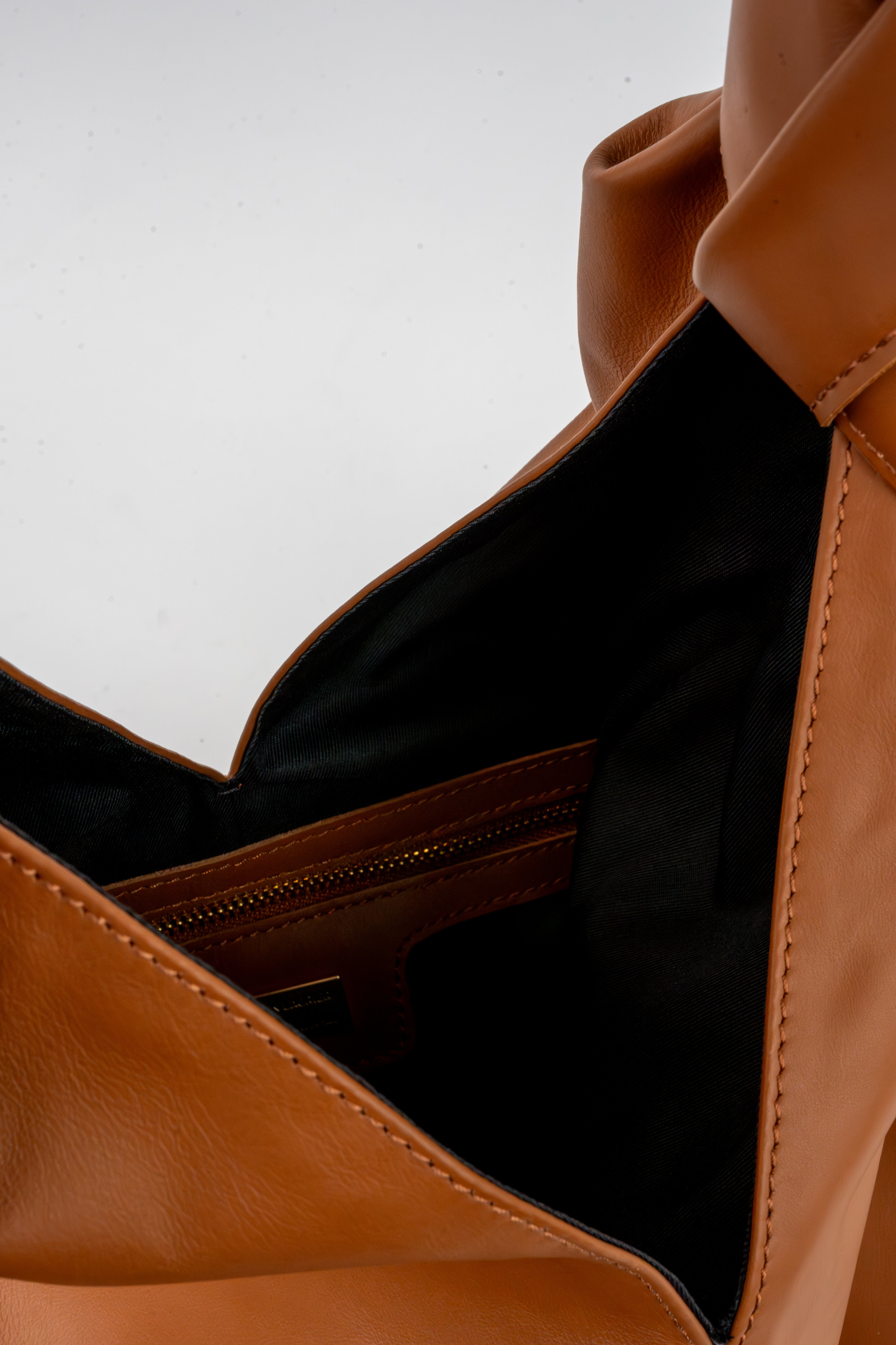 Halo Shoulder Bag - Camel