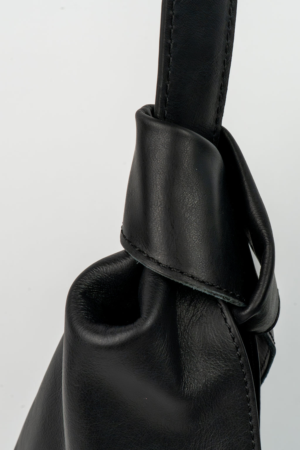 Halo Shoulder Bag - Black
