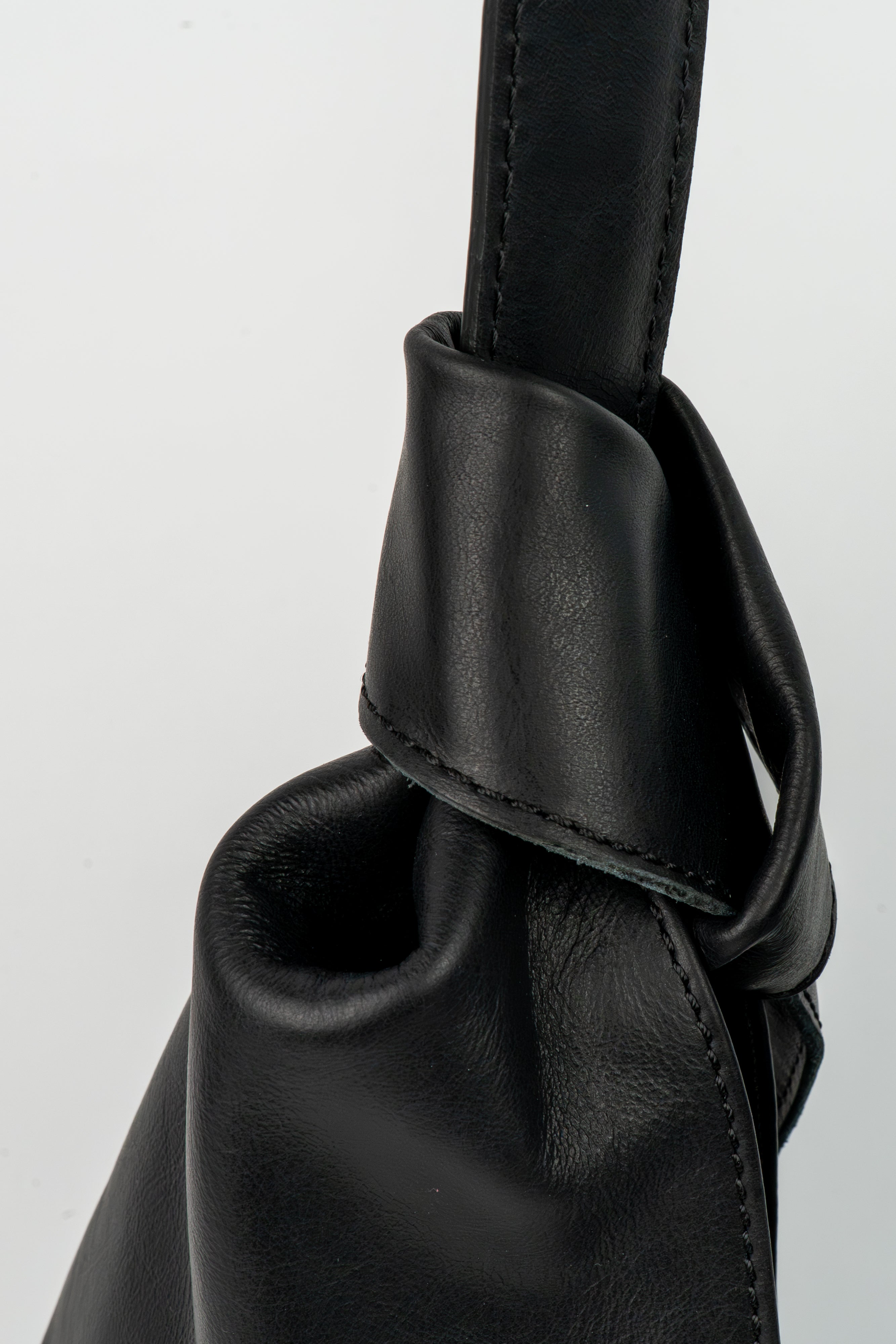Halo Shoulder Bag - Black