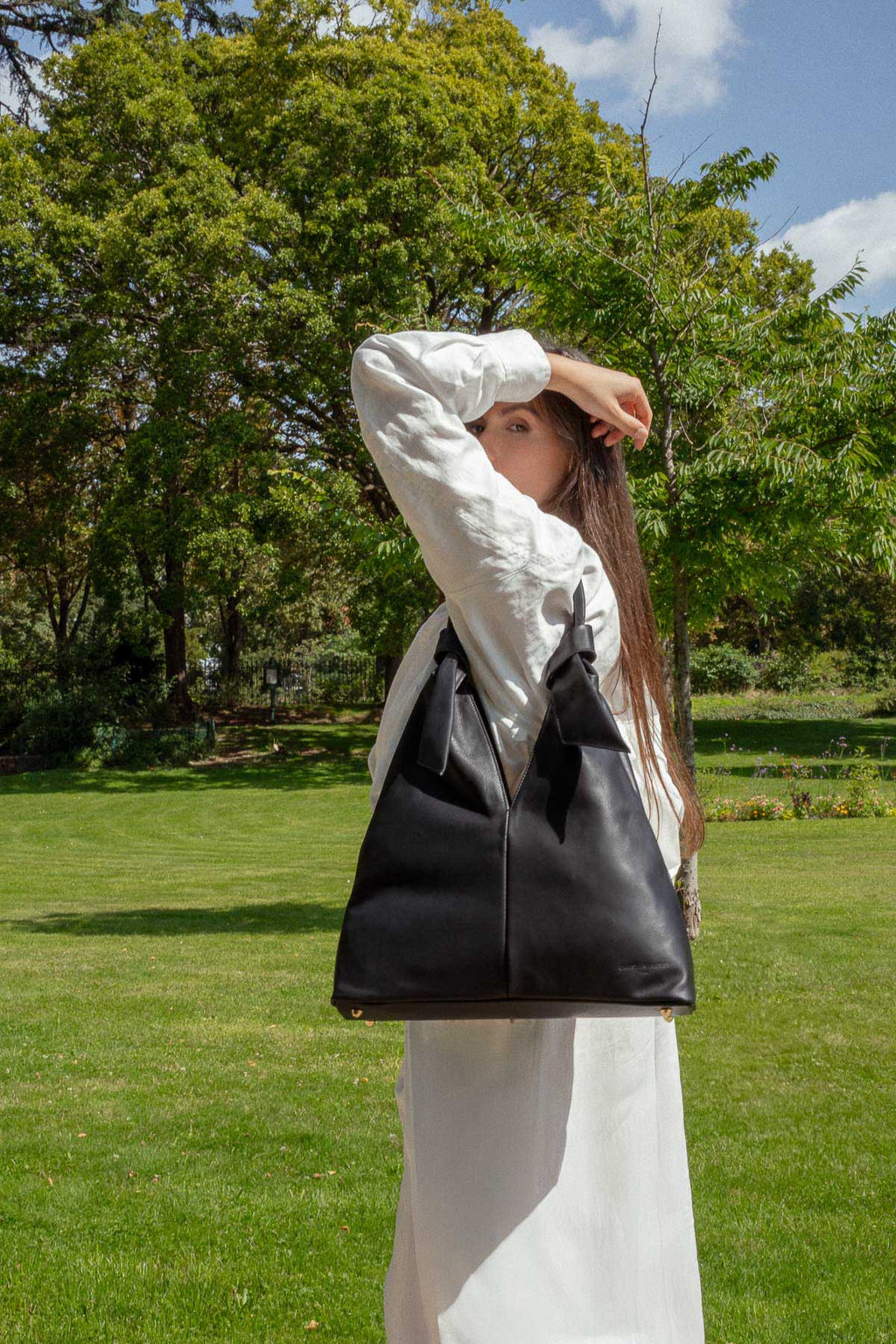 Halo Shoulder Bag - Black