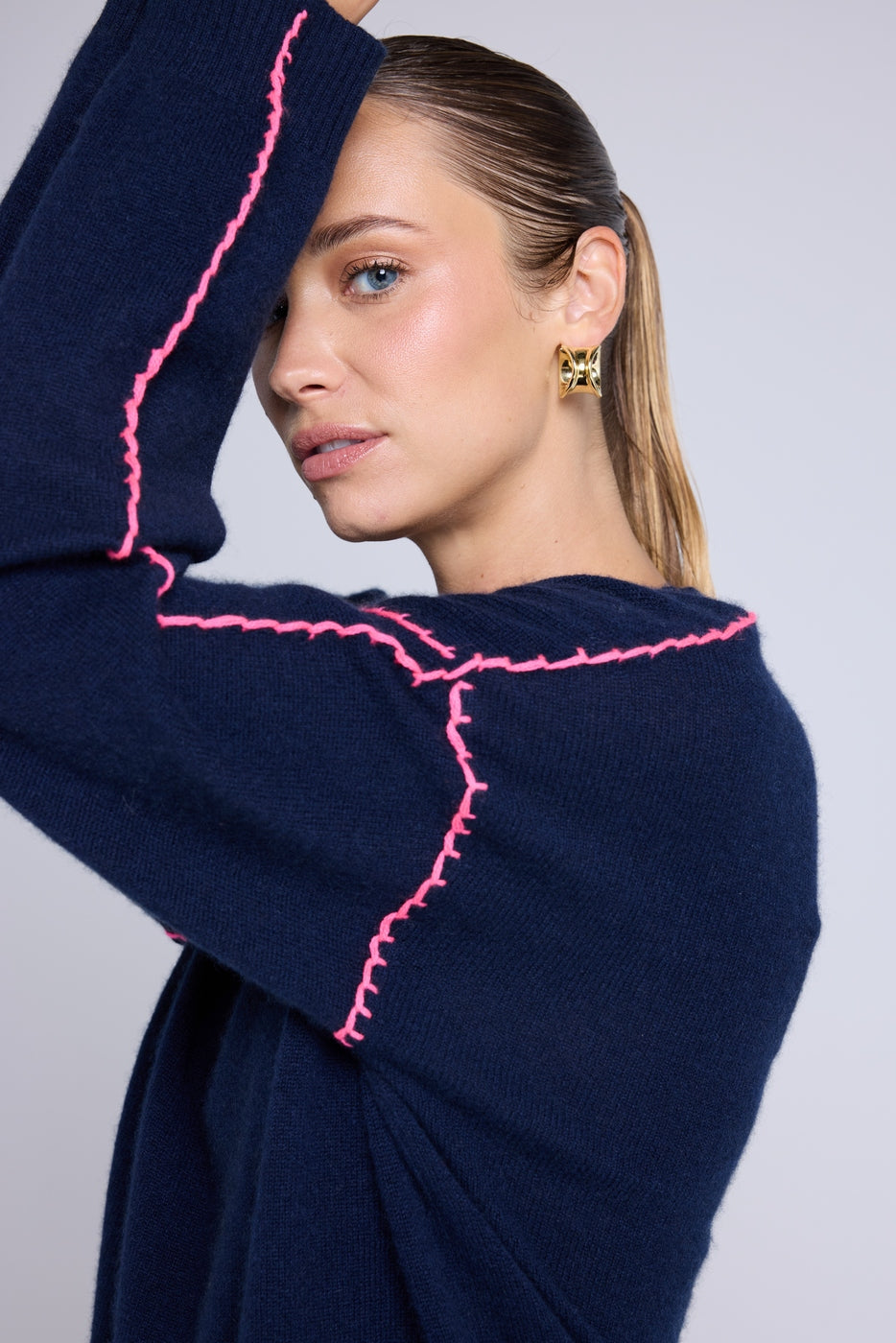 Pull Col Rond Oversize Surpiqures Clarisse - Bleu Marine Rose Fluo - Femme