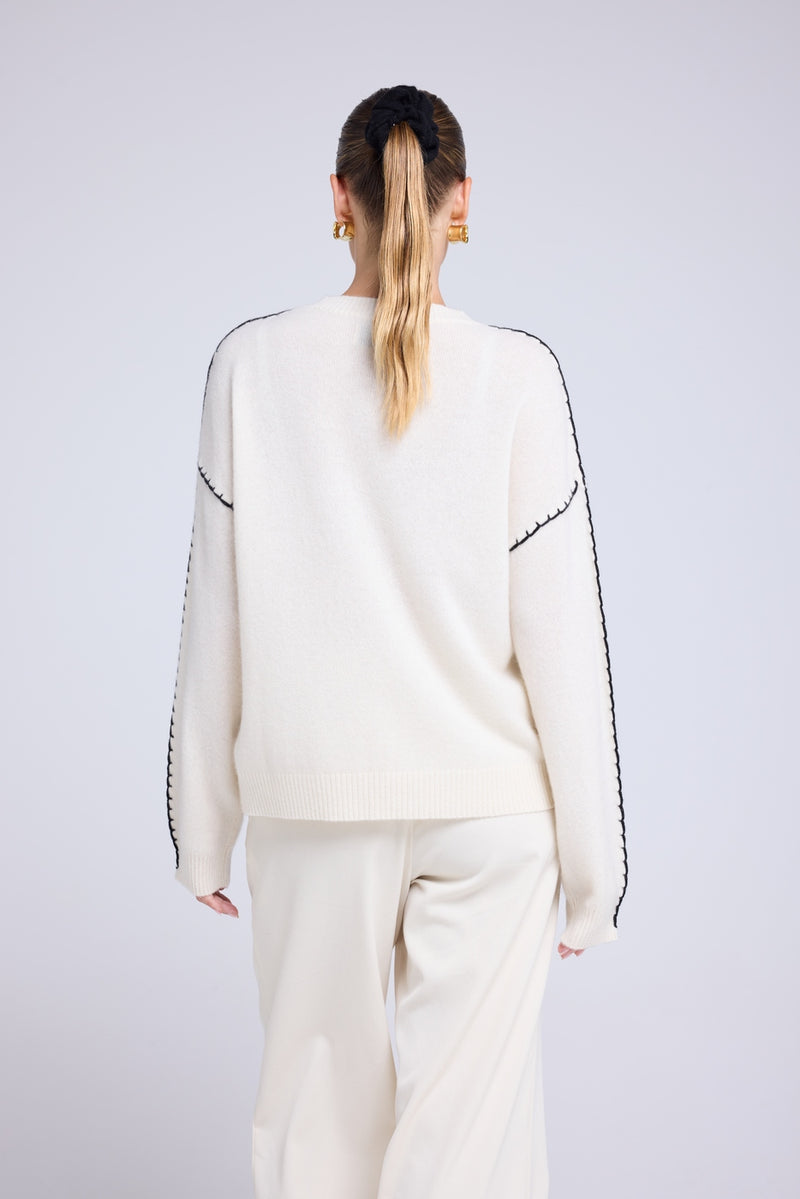 Pull Col Rond Oversize Surpiqures Clarisse - Blanc Noir