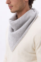 Szalik bandana trójkątny gładki Cozy - Jasnoszary - Męski - 100% kaszmir