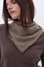 Bufanda Bandana Triángulo Liso Cozy - Nuez - Mujer