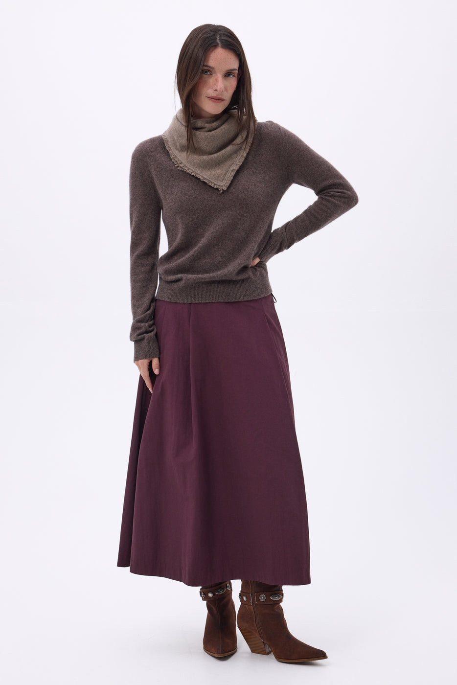 Bufanda Bandana Triángulo Liso Cozy - Nuez - Mujer
