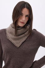 Bufanda Bandana Triángulo Liso Cozy - Nuez - Mujer