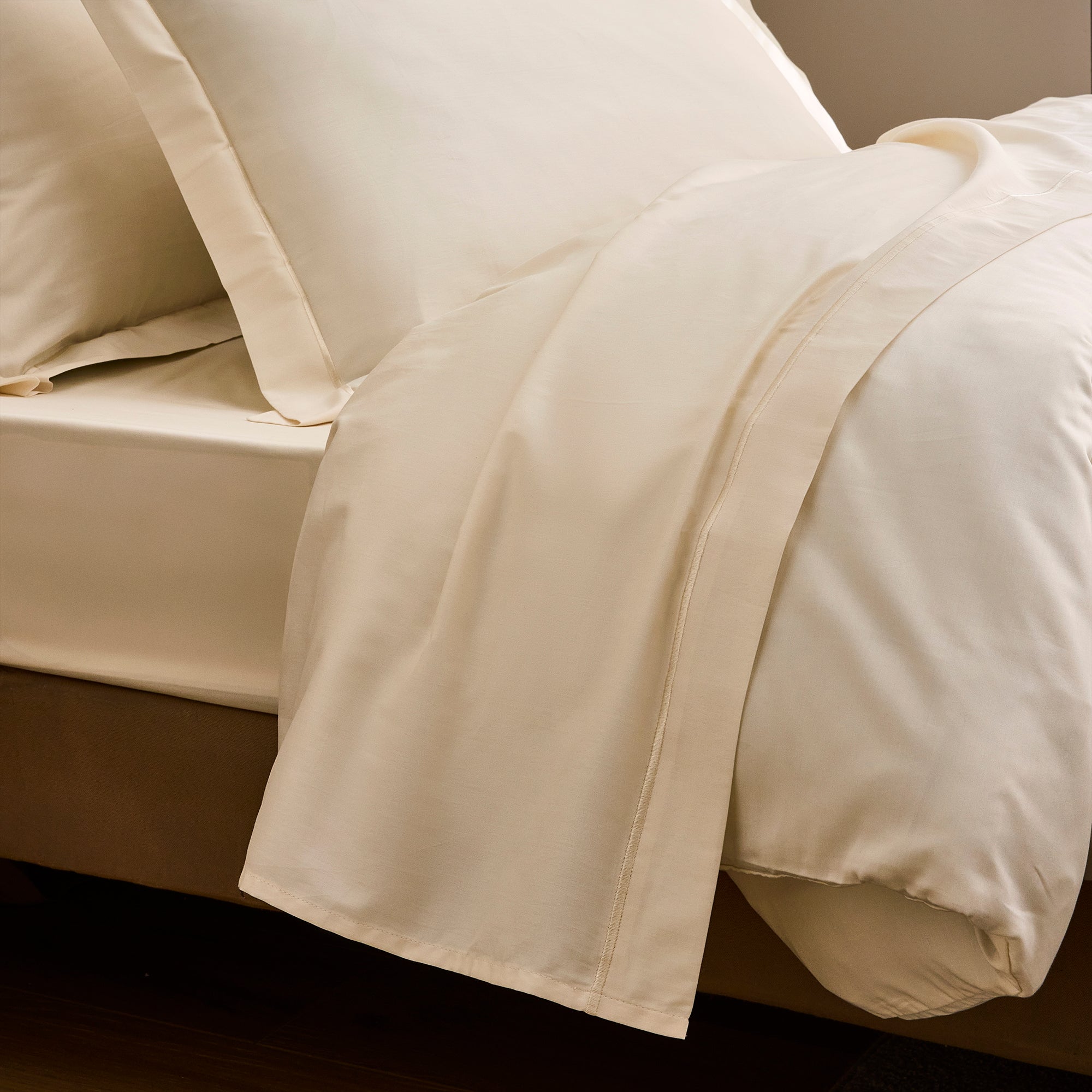 "Prestige" Flat Sheet - Cotton Satin - Cream