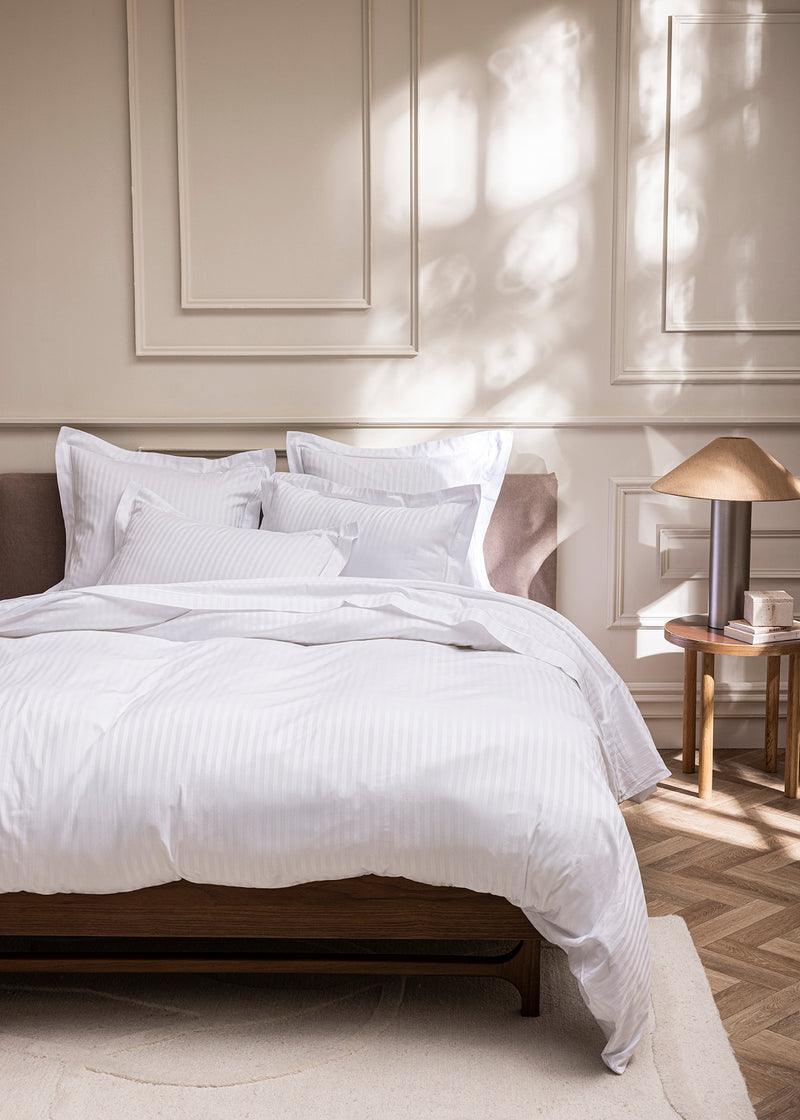 Drap Plat "Prestige" - 100% Satin De Coton Peigné Avec Fines Rayures - Blanc