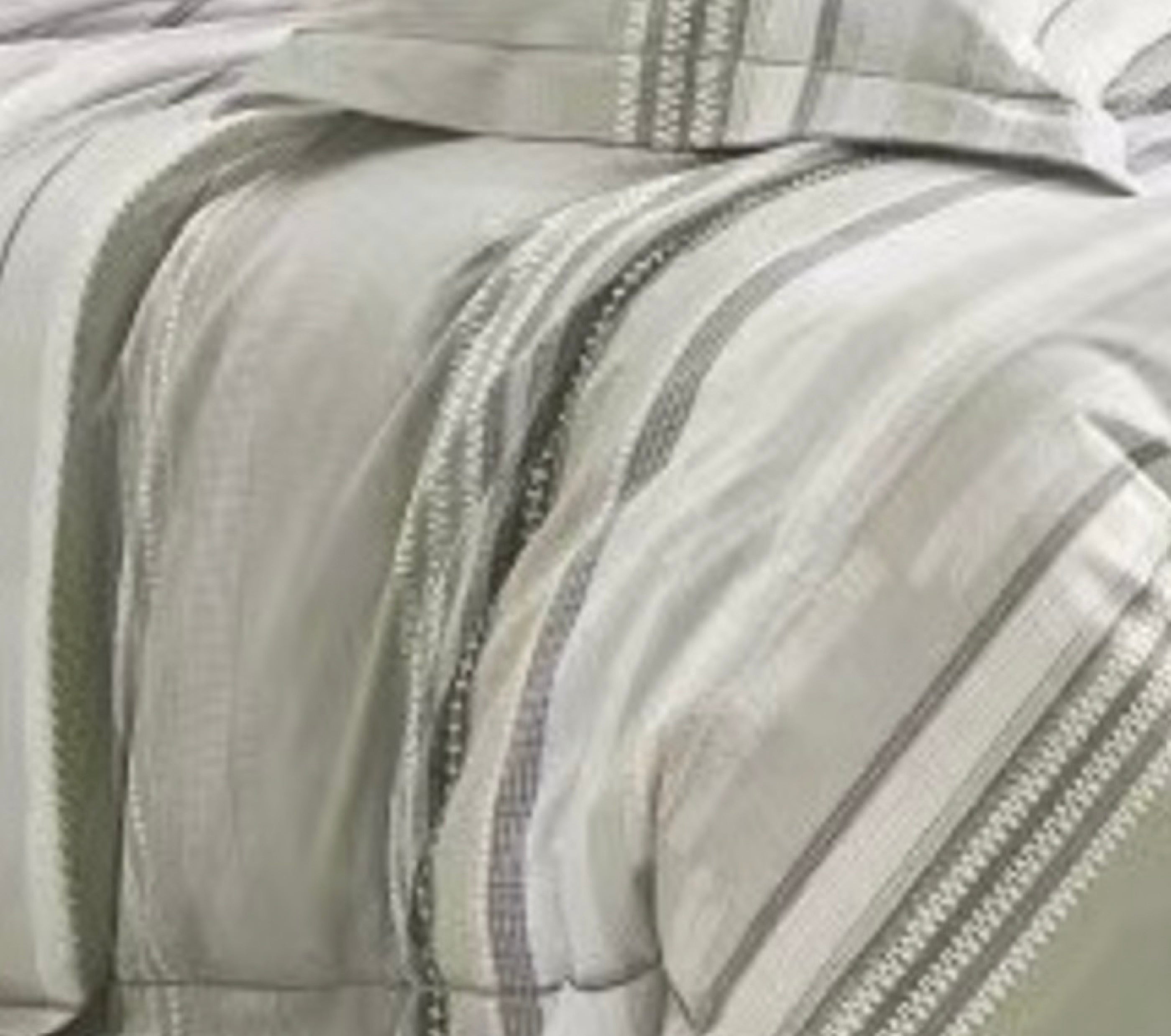 Parure De Couette Imprimé Double Face + 2 Taies D'Oreiller Volant Plat Piqué - 100% Percale Pur Coton Peigné