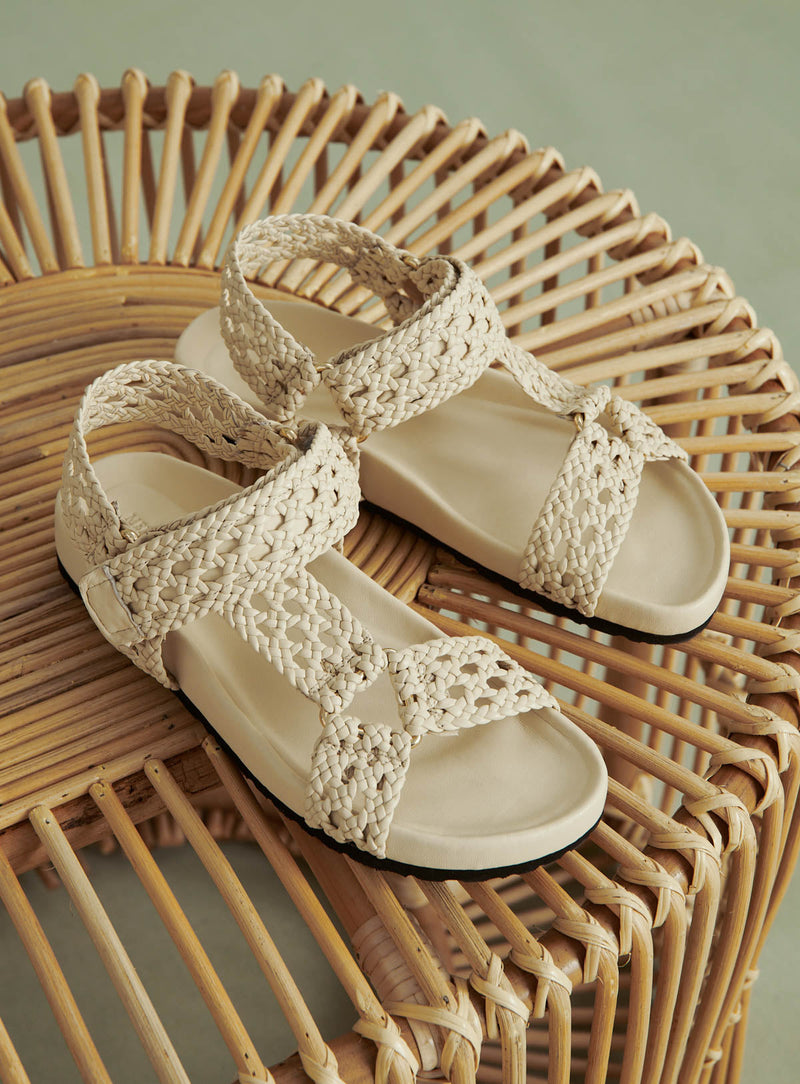 SANDALES PLATES BLANCHES CRISTINA PETITE MENDIGOTE