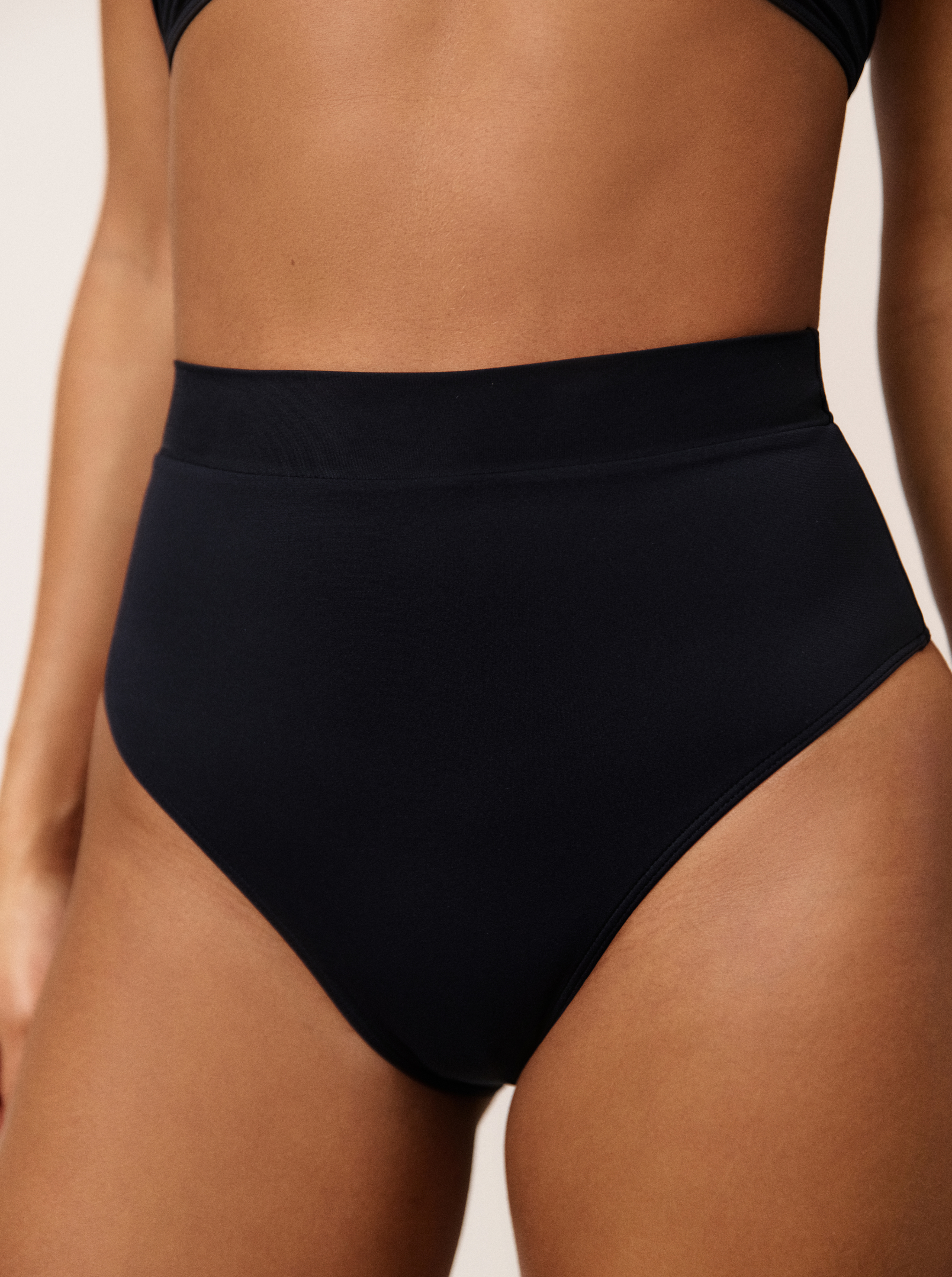 Braguitas de corte alto Super High Night Skin