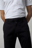 Cerrado - Pantalón Devon Slim - Negro - Hombre