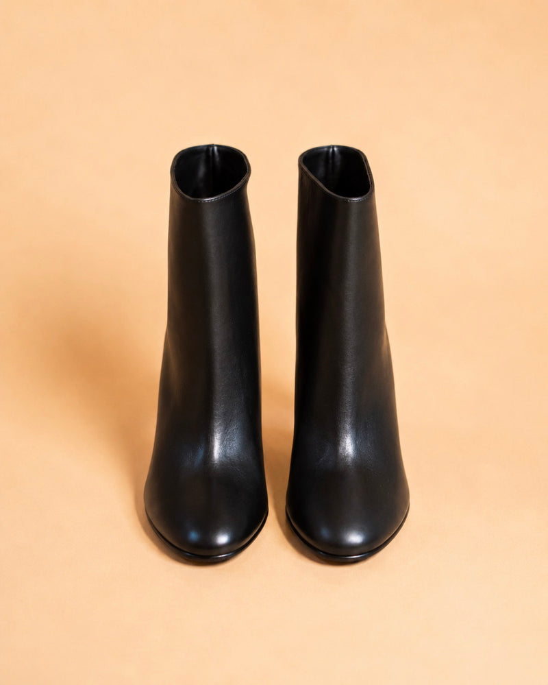 Vivi Ankle Boot In Black Calf