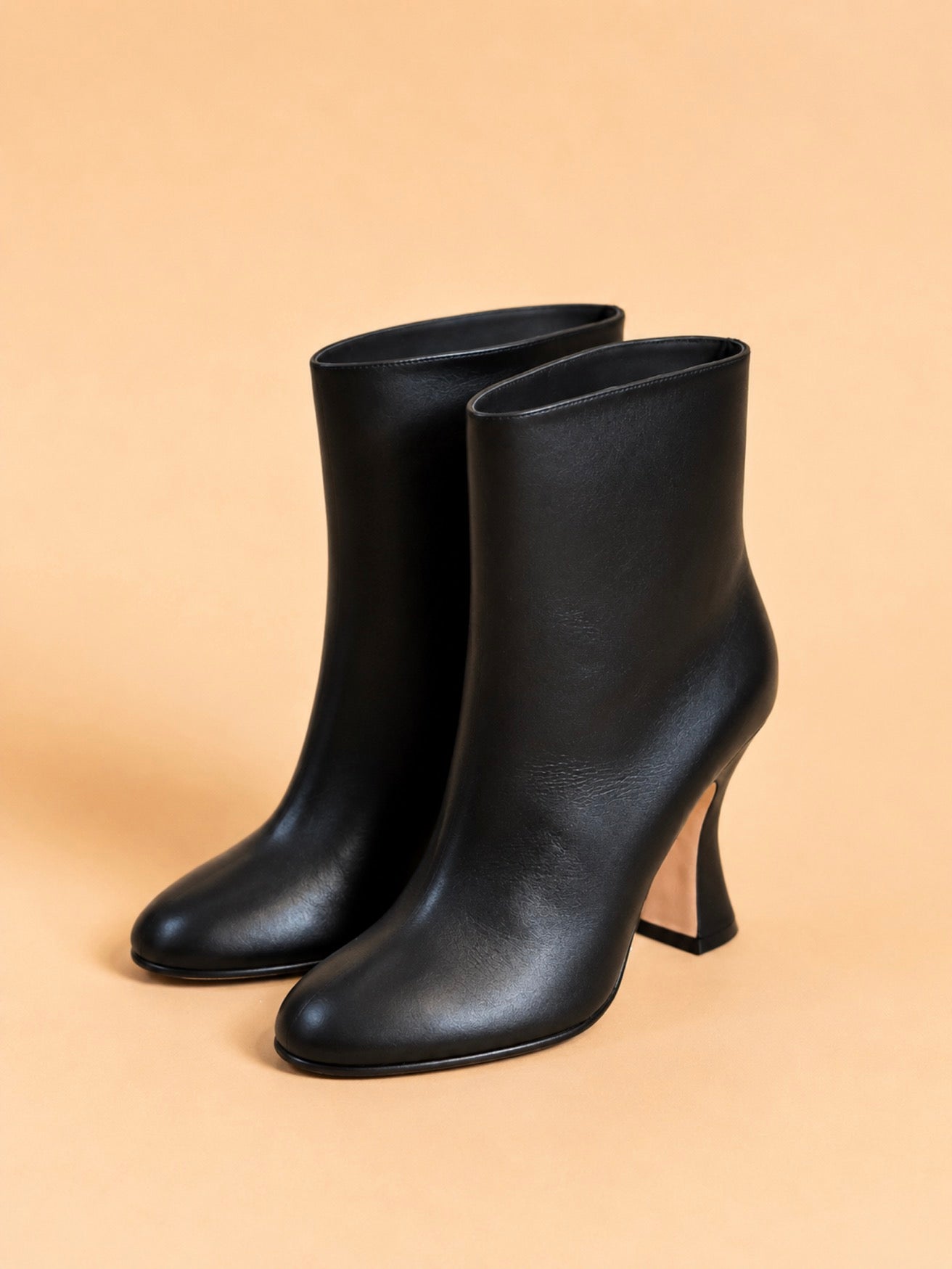 Vivi Ankle Boot In Black Calf