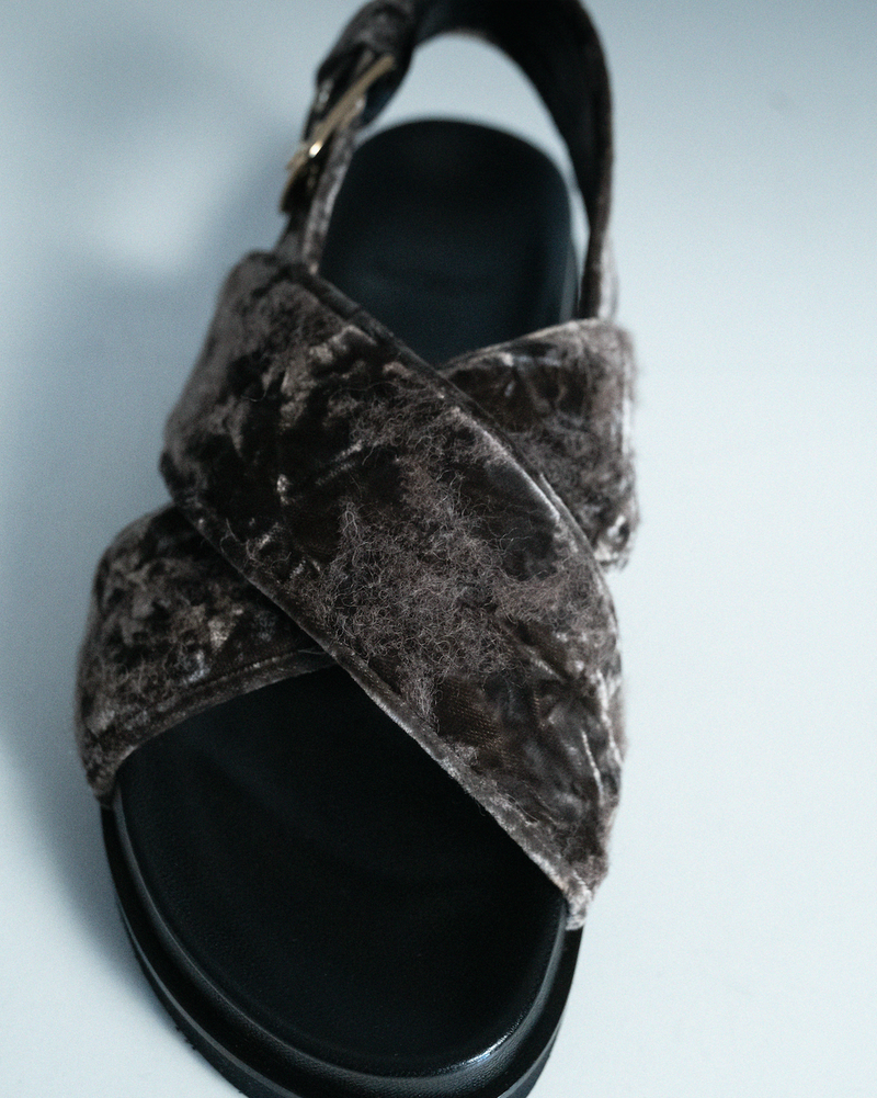 Bloom Crossed Sandals Taupe Gray - Lachoix