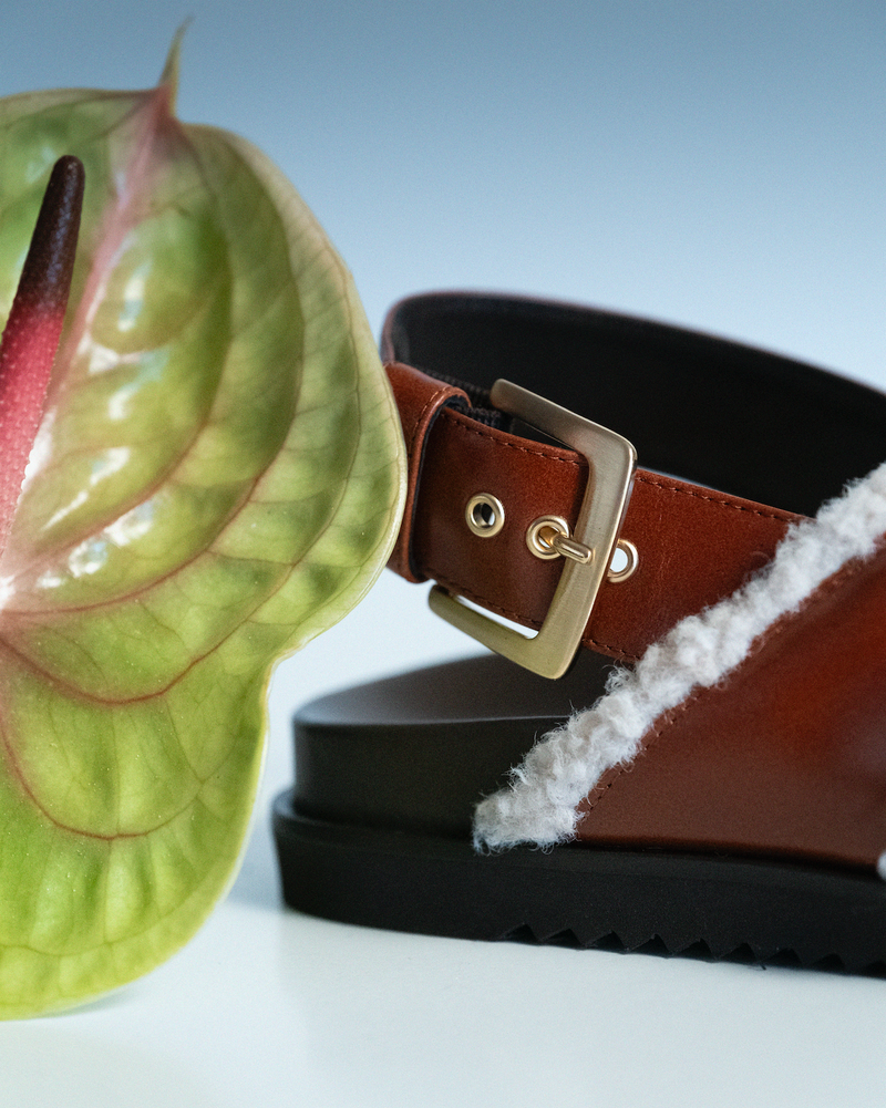 Sandalias Cruzadas Pelo Camel - Lachoix