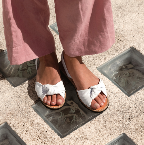 Avarca Bahia Blanco Leather Sandals - White