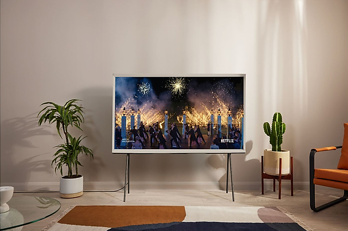 Televisor The Serif QLED 2023 - Samsung - 55" - Blanco