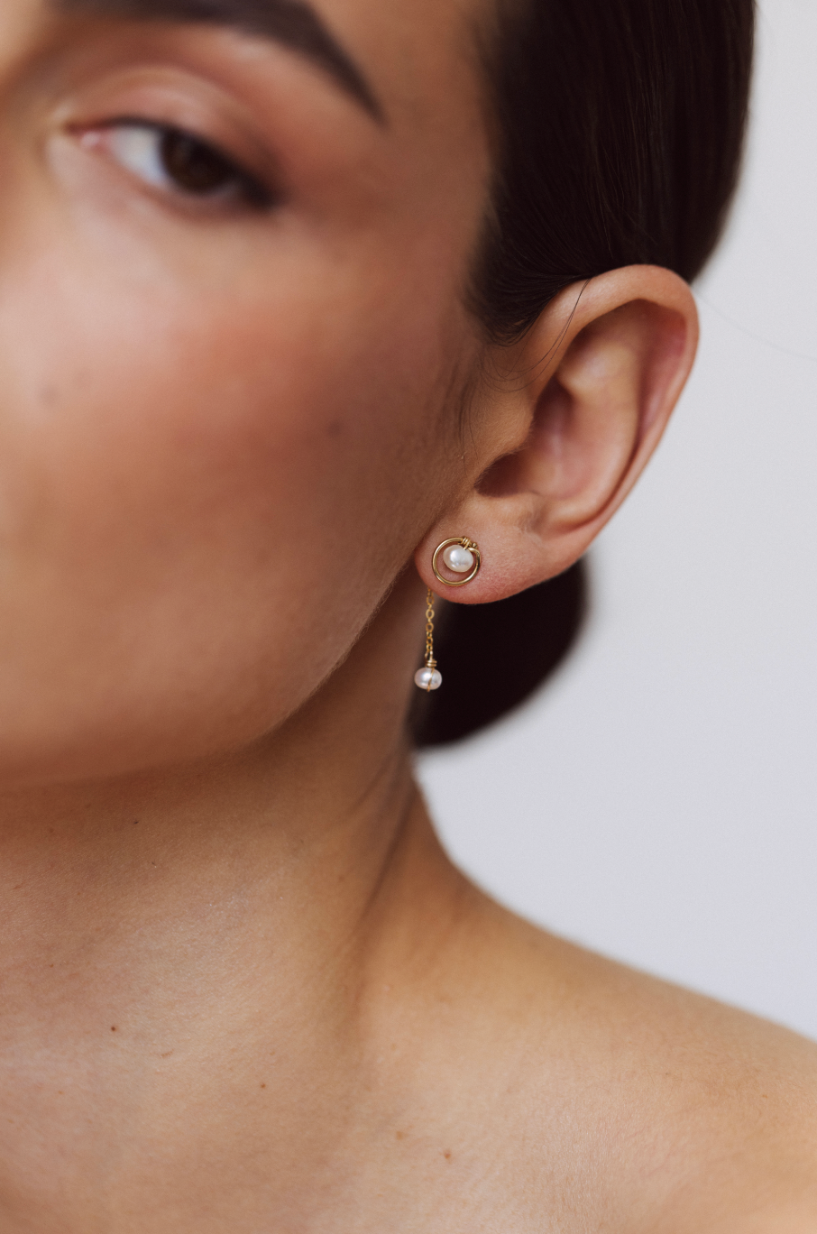 Swan Stud Earrings - Cultured Pearl