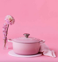 Cocotte Redonda Tradition - Hierro Fundido Esmaltado - 20 cm - Shell Pink - Botón Inox