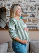 Aimée – Le Tee-Shirt Marinière D’Allaitement Ensoleillé