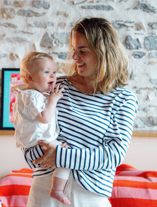 Aimée – Le Tee-Shirt Marinière D’Allaitement Ensoleillé