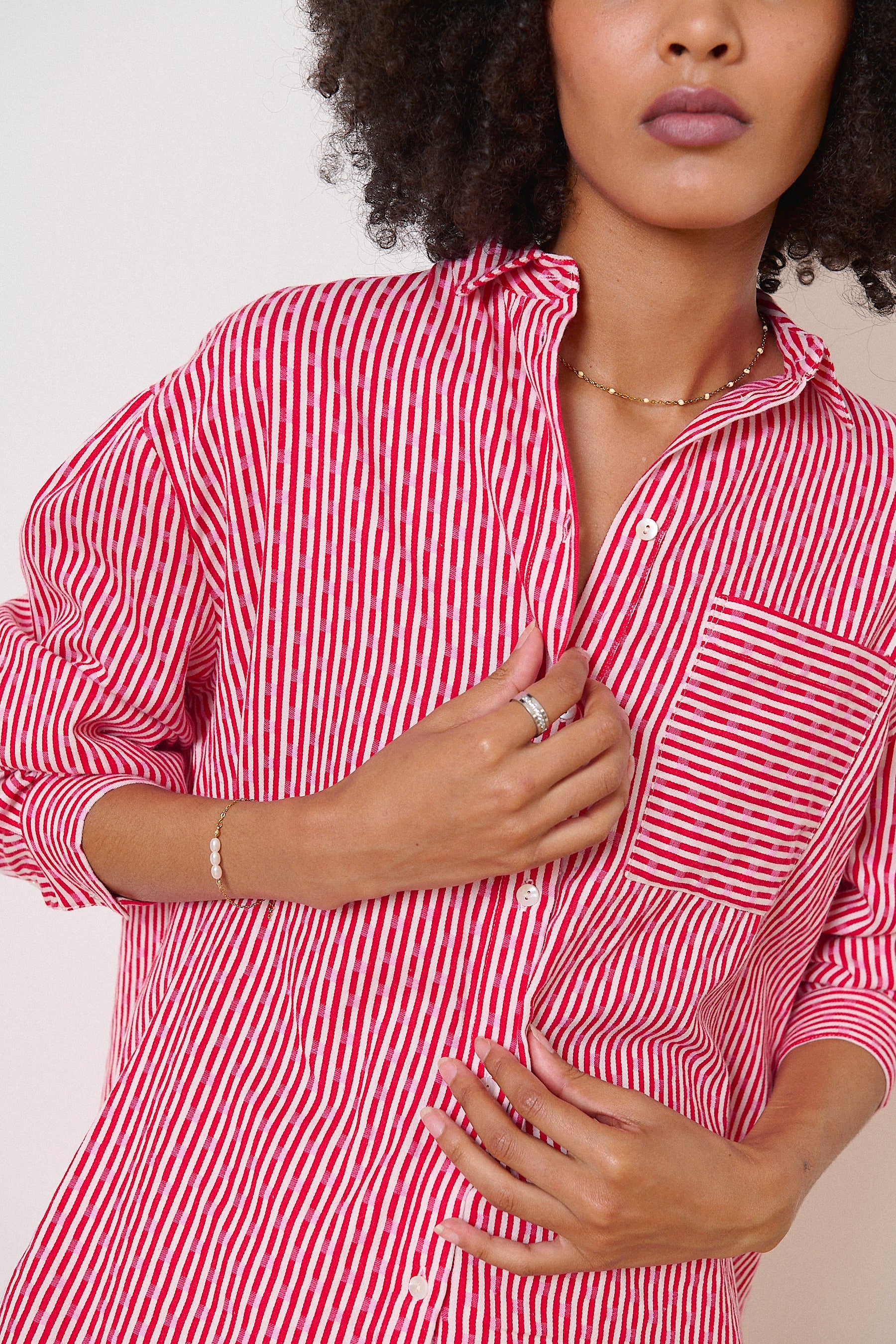 Chemise originale marque Paris Garance Paris haut à rayures rouges avec poche poitrine coupe fluide collection été printemps