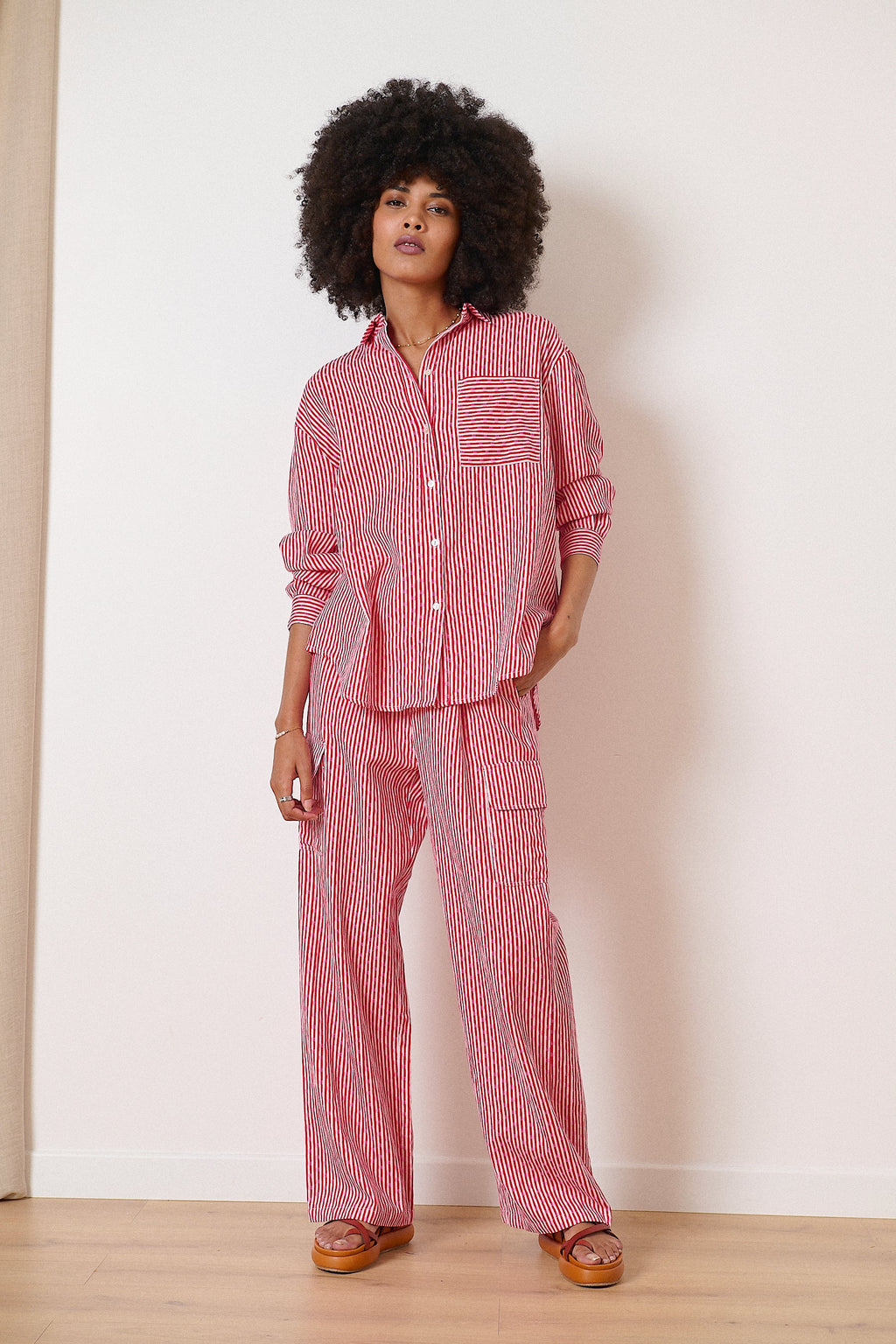 Chemise à rayures pour femme avec coupe ample et fluide poche poitrine manches longues summer collection Garance Paris 