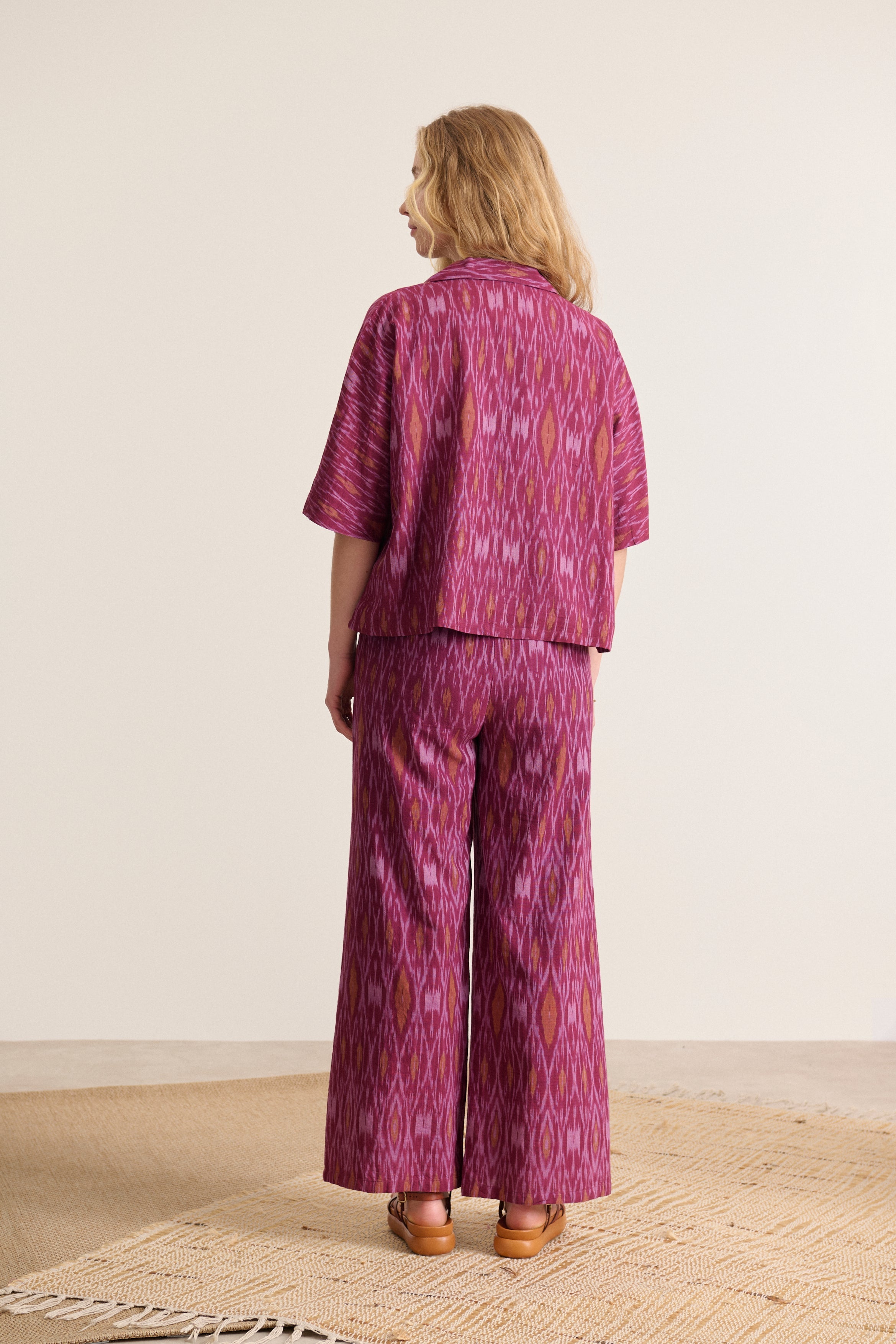 Chemise coupe ample et fluide col pyjama collection printemps été Garance Paris 