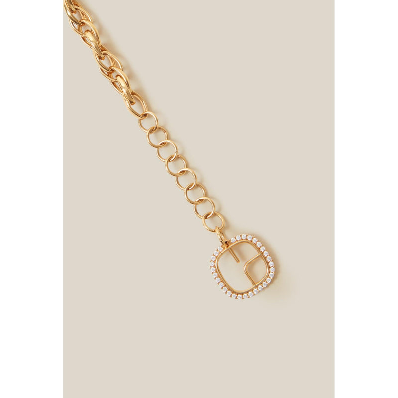 Pulsera de cadena dorada con logotipo CP