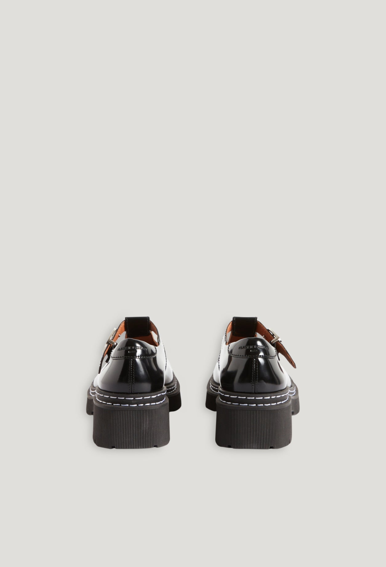 Closed Flat Shoes - Albertine - Black