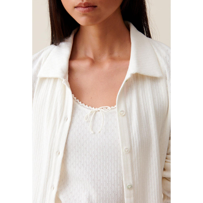 Cuello de camisa superior