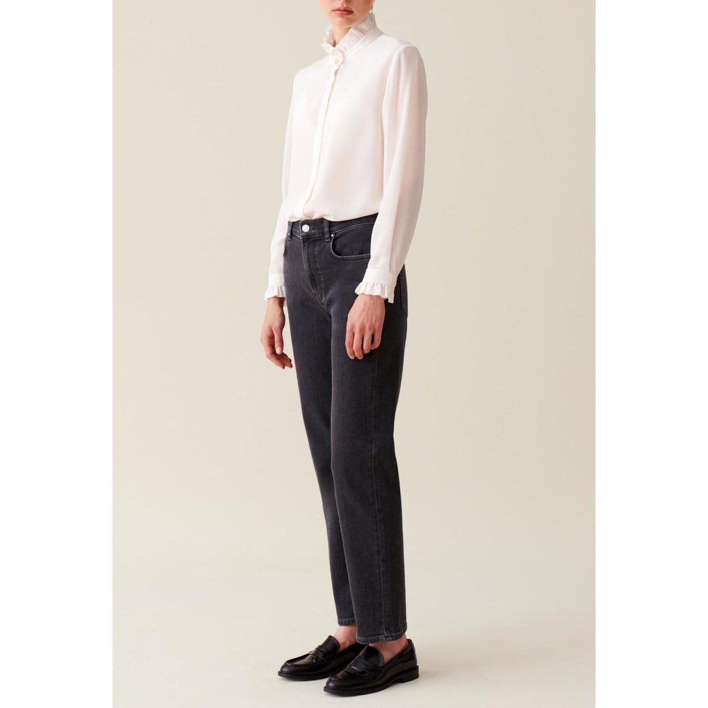 White Shirt With Wavy Stand Collar
