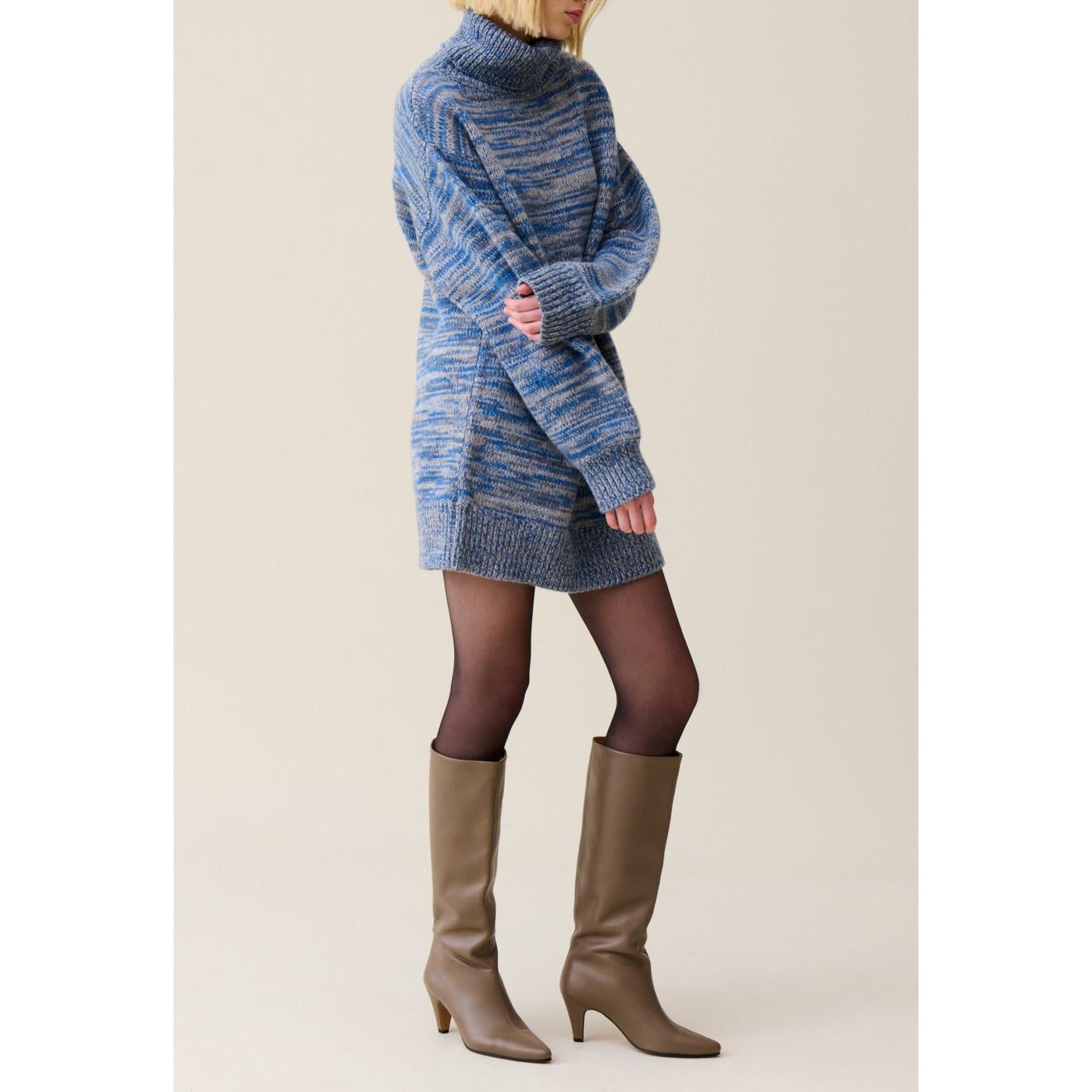 Robe Courte Laine Col Roulé