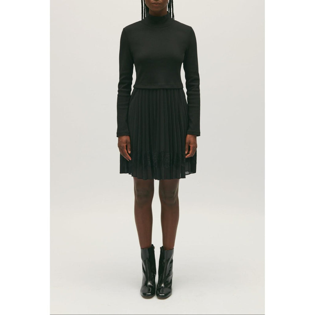 Black Pleated Short Twist Dress