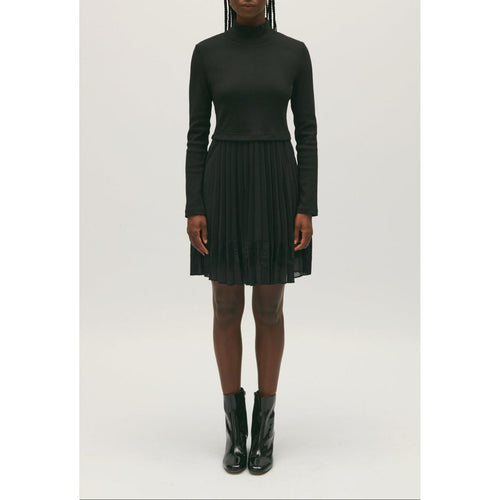 Vestido corto retorcido plisado negro