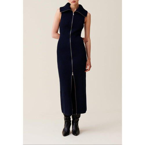 Vestido de punto con cremallera y cuello alto