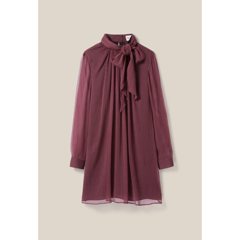 Vestido fluido con cuello tipo minifalda
