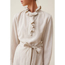 Vestido a rayas con cuello con volantes