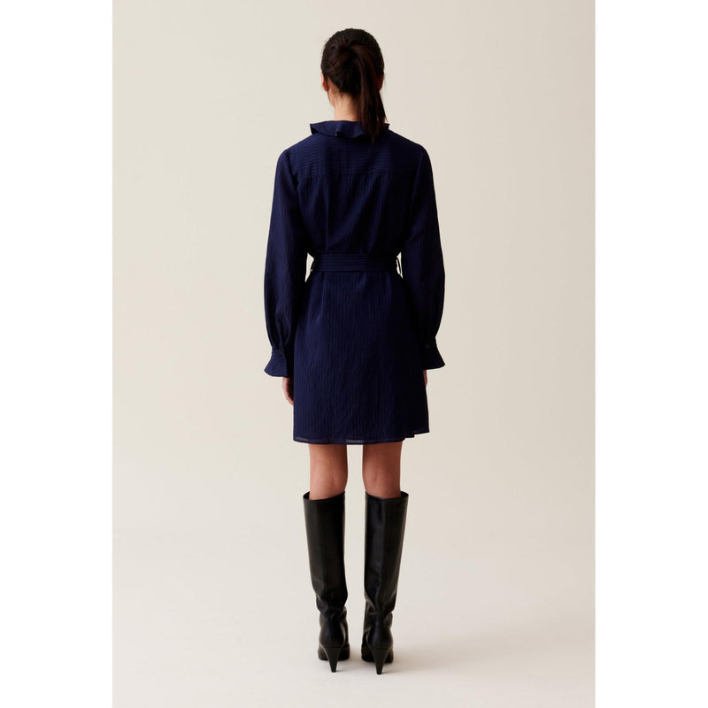 Vestido con volante de rayas azul marino