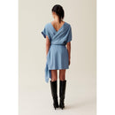 Vestido cruzado corto de rayas azules