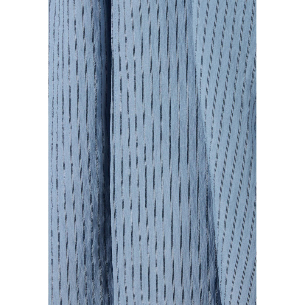 Vestido cruzado corto de rayas azules