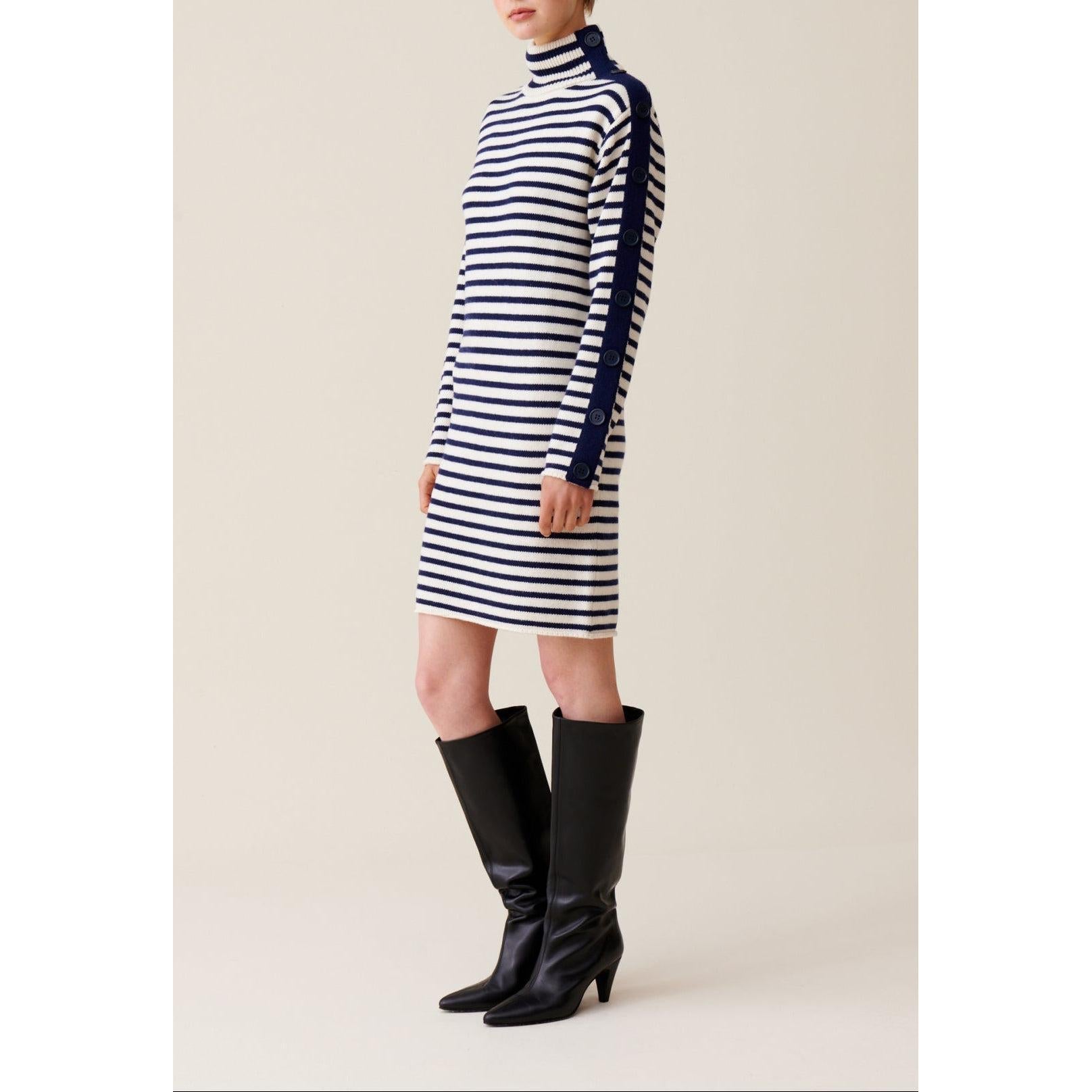 Vestido marinero de punto con cuello alto