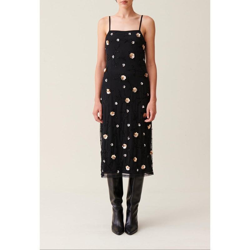 Vestido largo fluido con lentejuelas bordadas